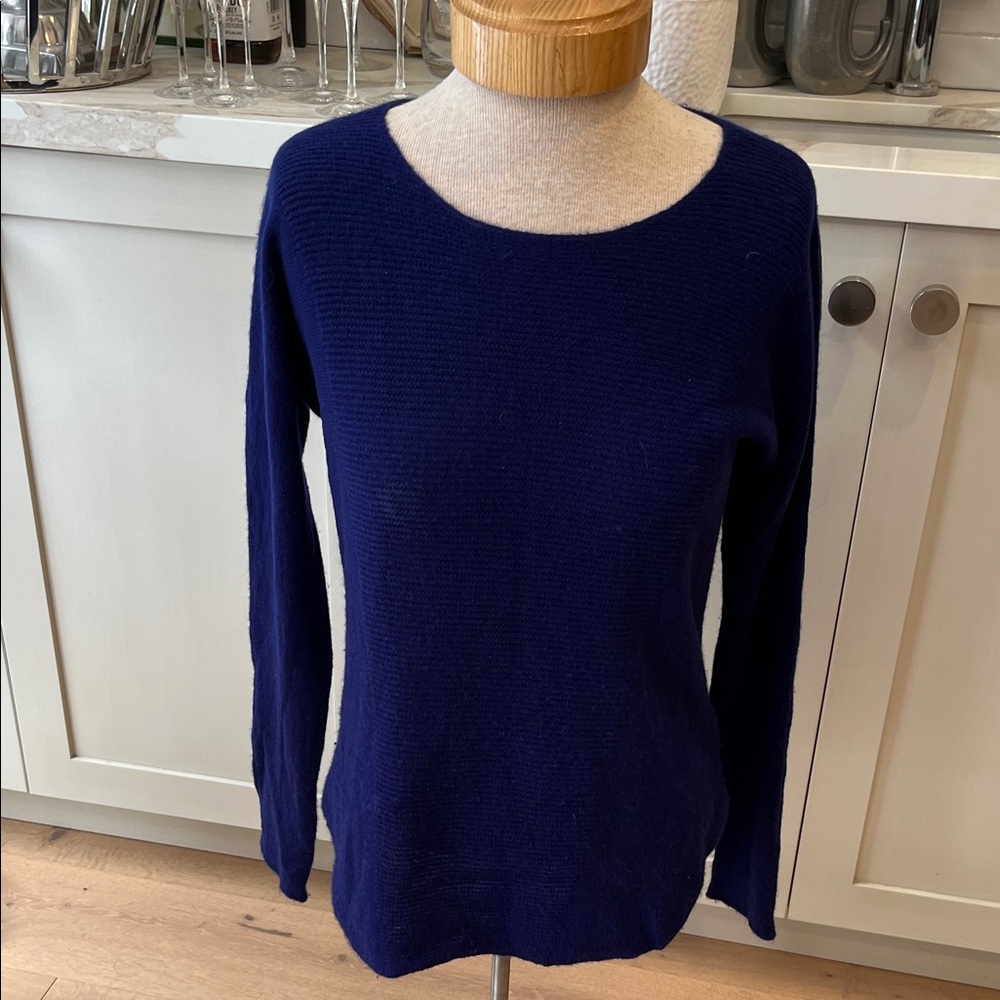 Max Studio Deep Blue 100% 2 ply cashmere Crew Neck Sweater